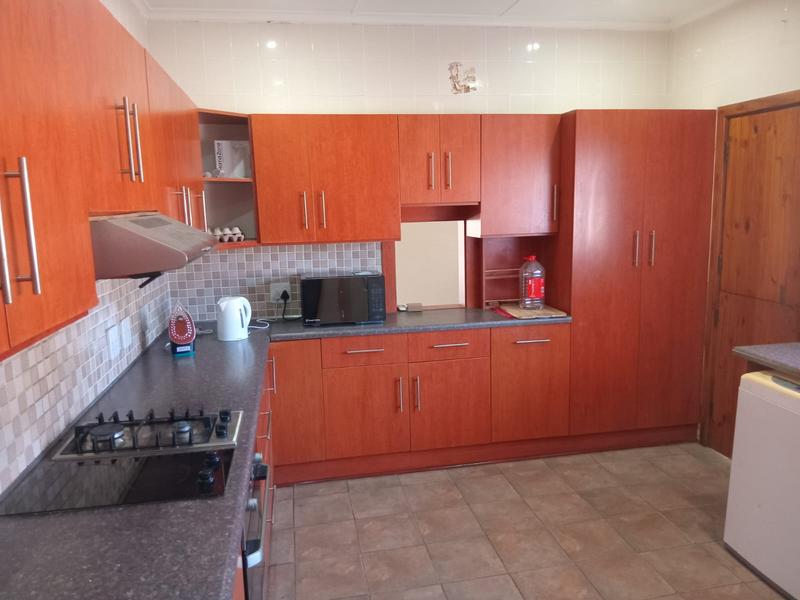 To Let 3 Bedroom Property for Rent in Sunnyside Eastern Cape
